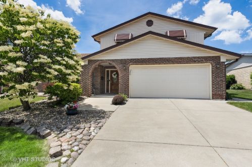 15408 Orchard Ln, Oak Forest, IL 60452-1613