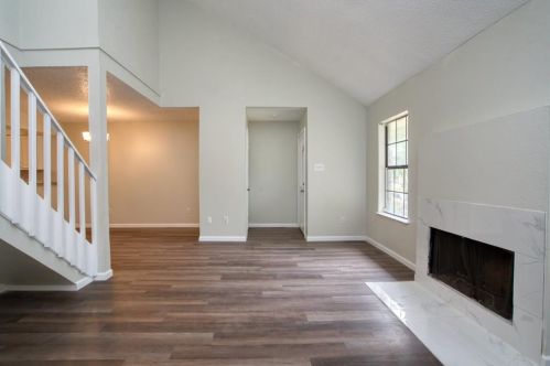 1824 Abshire Ln, Dallas TX  75228-4965 exterior