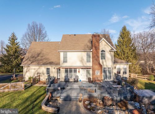 874 Pheasant Hill Rd, Summit Point WV  25446-3634 exterior