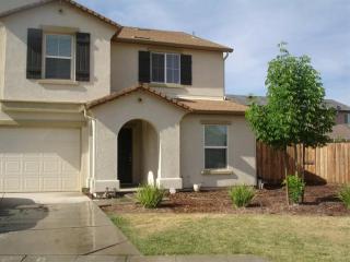1317 Apple Ct, Madera, CA 93638-9342