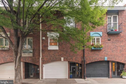 1207 Lombard St, Philadelphia, PA 19147-1117