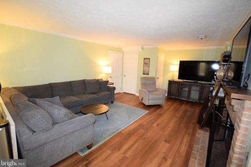 6100 Heron Pond Ct, Springfield VA  22015-3738 exterior