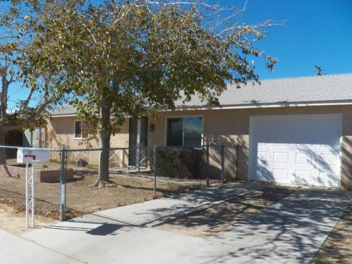 237 Fairview St, Ridgecrest, CA 93555-3824