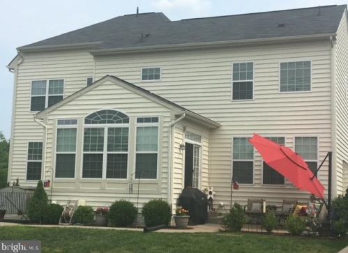 4 Ivy Spring Ln, Fredericksburg, VA 22406-8205