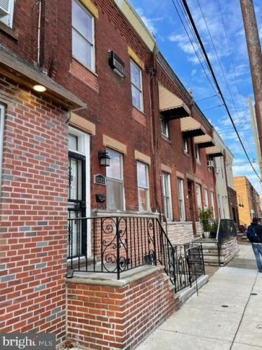 1522 8th St, Philadelphia, PA 19147-6437