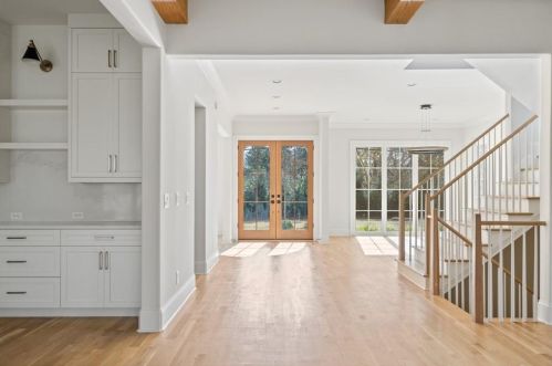 679 Moores Mill Rd, Atlanta GA  30327-0015 exterior