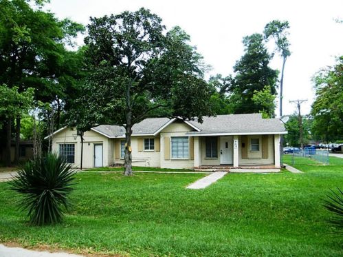 904 Callahan Ave, Conroe TX  77301-1768 exterior