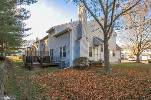 11 Heritage Ct, Trenton NJ 08628-3603 exterior