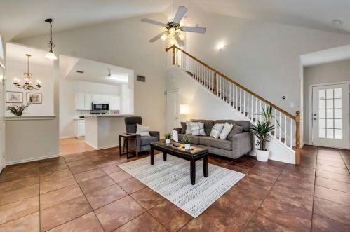 2225 Chapman Dr, Carrollton TX 75010-4154 exterior