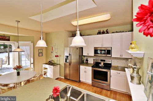 34 Colonel Miles Ct, Harpers Ferry WV 25425-3109 exterior