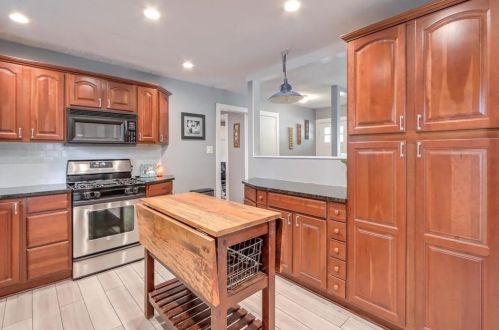 2340 Rubart Dr, Marietta, GA 30066-6428