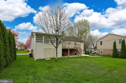 2860 Southwick Dr, Lancaster PA  17601-3549 exterior