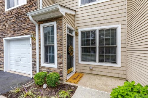 5 Indigo Dr, Old Bridge, NJ 08857-3591