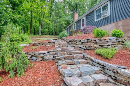 282 Simsbury Rd, Granby, CT 06090-1602