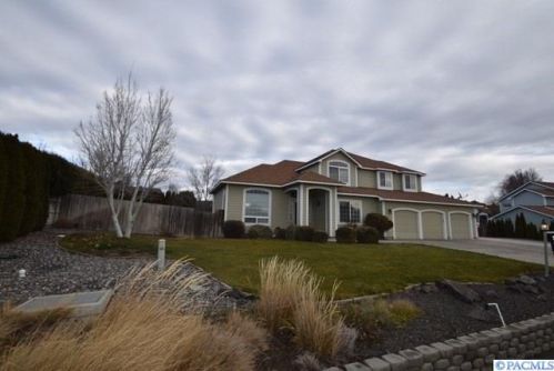 124 Rachel Rd, Kennewick, WA 99338-8398