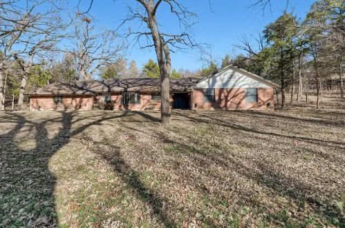 6081 Montgomery Rd, Midlothian, TX 76065-4833