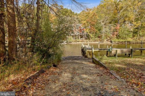 36 Whittier Pkwy, Severna Park MD 21146-3051 exterior