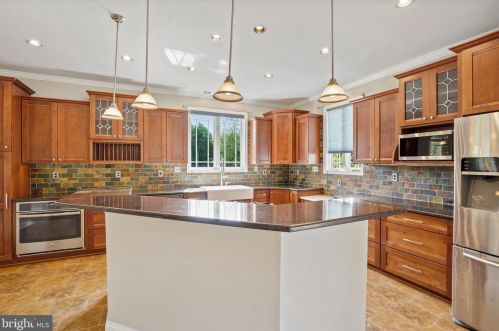 13345 Hershey Dr, Nokesville, VA 20181-2809