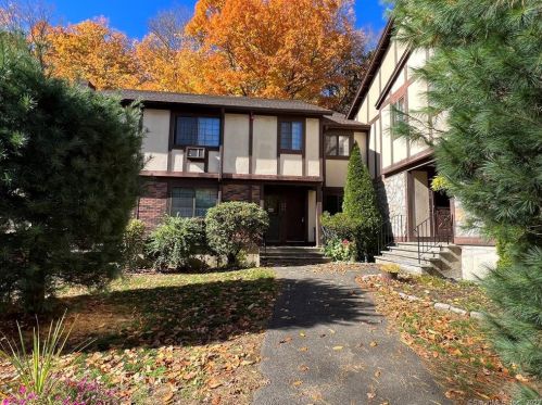 441 Swanson Cres, Milford, CT 06461-2747