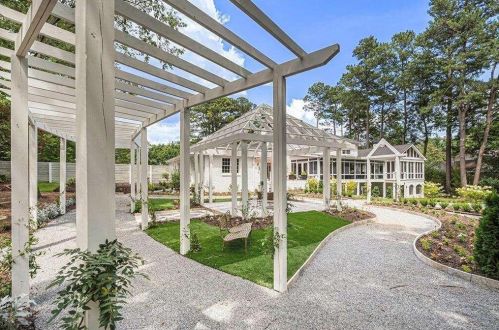 3225 Jett Ferry Ct, Atlanta GA  30350-5415 exterior