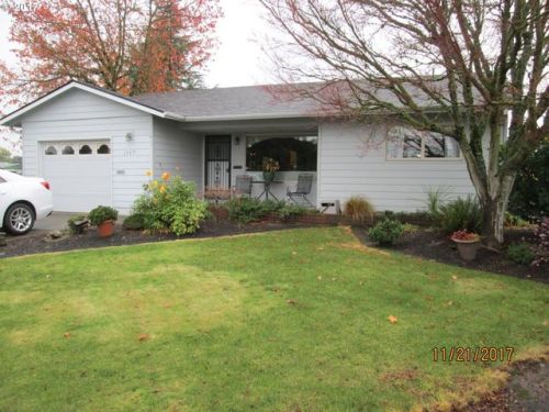 1989 Hayes St, Woodburn, OR 97071-3029