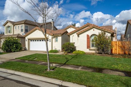 2049 Mammoth Way, Lodi, CA 95242-4763