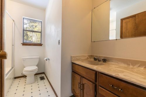 10556 Jeffrey Way, Truckee CA  96161-2518 exterior