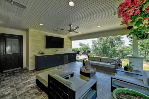 4200 Cat Mtn Dr, Austin TX  78731-3503 exterior