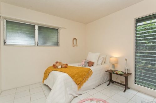 3317 Huelani Dr, Honolulu HI  96822-1276 exterior