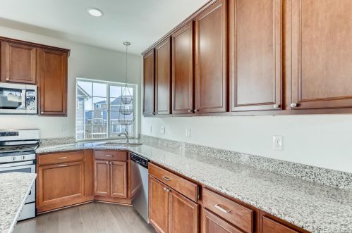 26198 Maple Dr, Aurora CO 80018 exterior