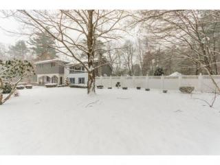1 Pinewood Dr, Pelham, NH 03076-3116