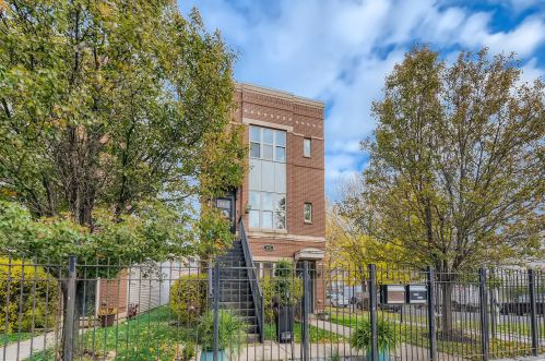 825 Kedzie Ave, Chicago, IL 60612-3928