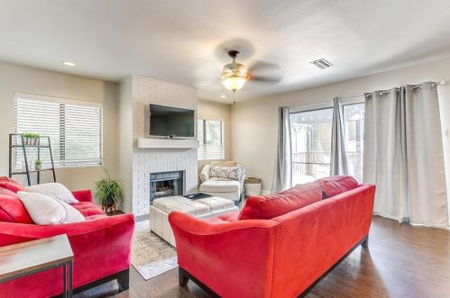 2615 Mccart Ave, Fort Worth TX  76110-2230 exterior