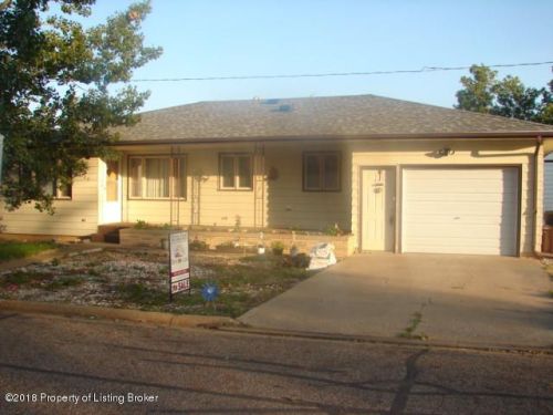723 North Ave, Hebron, ND 58638-7054