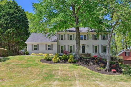 6930 Hunters Knl, Atlanta GA  30328-1763 exterior