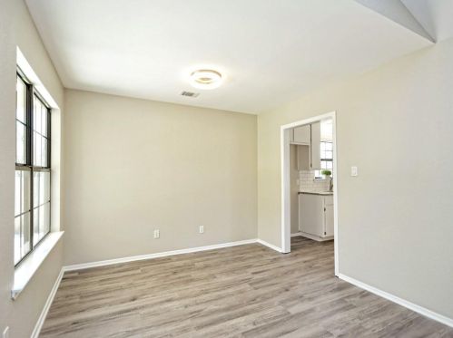 8302 Farmington Ct, Austin TX  78736-1744 exterior