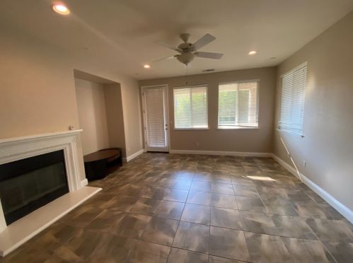 948 Monarch Ct, Manteca, CA 95337-8587