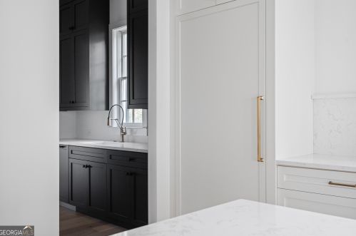 695 Moores Mill Rd, Atlanta GA  30327-0015 exterior