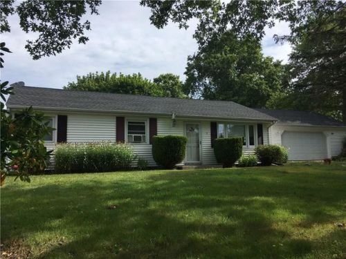 2 Cedar Ave, Middletown, RI 02842-5306