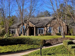 8 Ridgemont Dr, Weaverville, NC 28787-8915