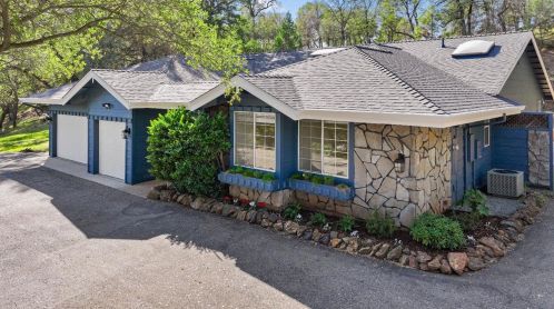 13960 Moss Rock Dr, Auburn, CA 95602-9384