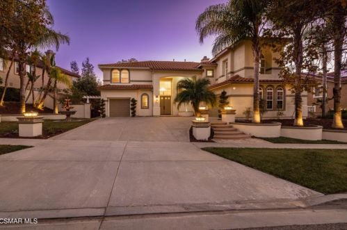 375 Sycamore Grove St, Simi Valley, CA 93065-7344