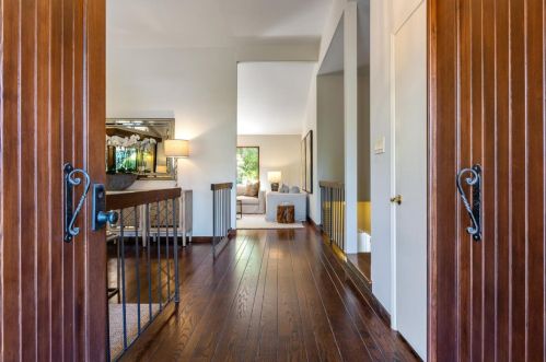 215 Loma Rd, San Carlos, CA 94070-4258