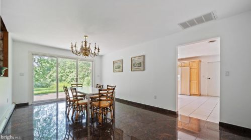 69 Bayberry Rd, Princeton NJ  08540-7418 exterior