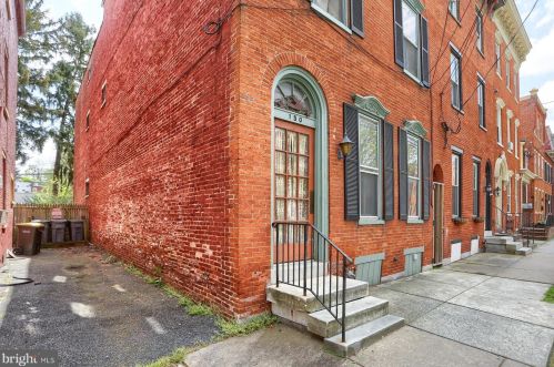 150 Walnut St, Lancaster PA  17602-5042 exterior