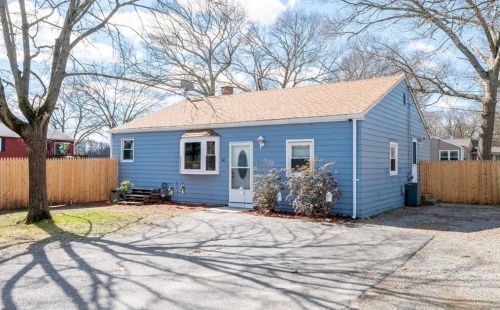 48 Strawberry Field Rd, Warwick, RI 02886-3824