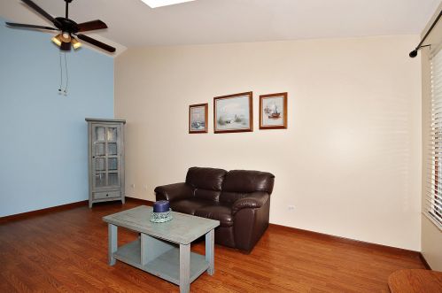 3309 Southport Dr, Island Lake, IL 60042-9124