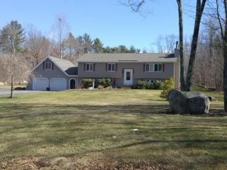 13 Bittersweet Ln, Atkinson, NH 03811-2103