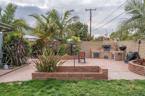 2860 Monroe Ave, Anaheim CA  92801-6034 exterior