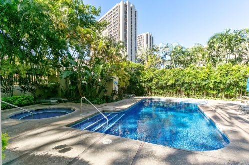 60 Beretania St, Honolulu HI 96817-4752 exterior